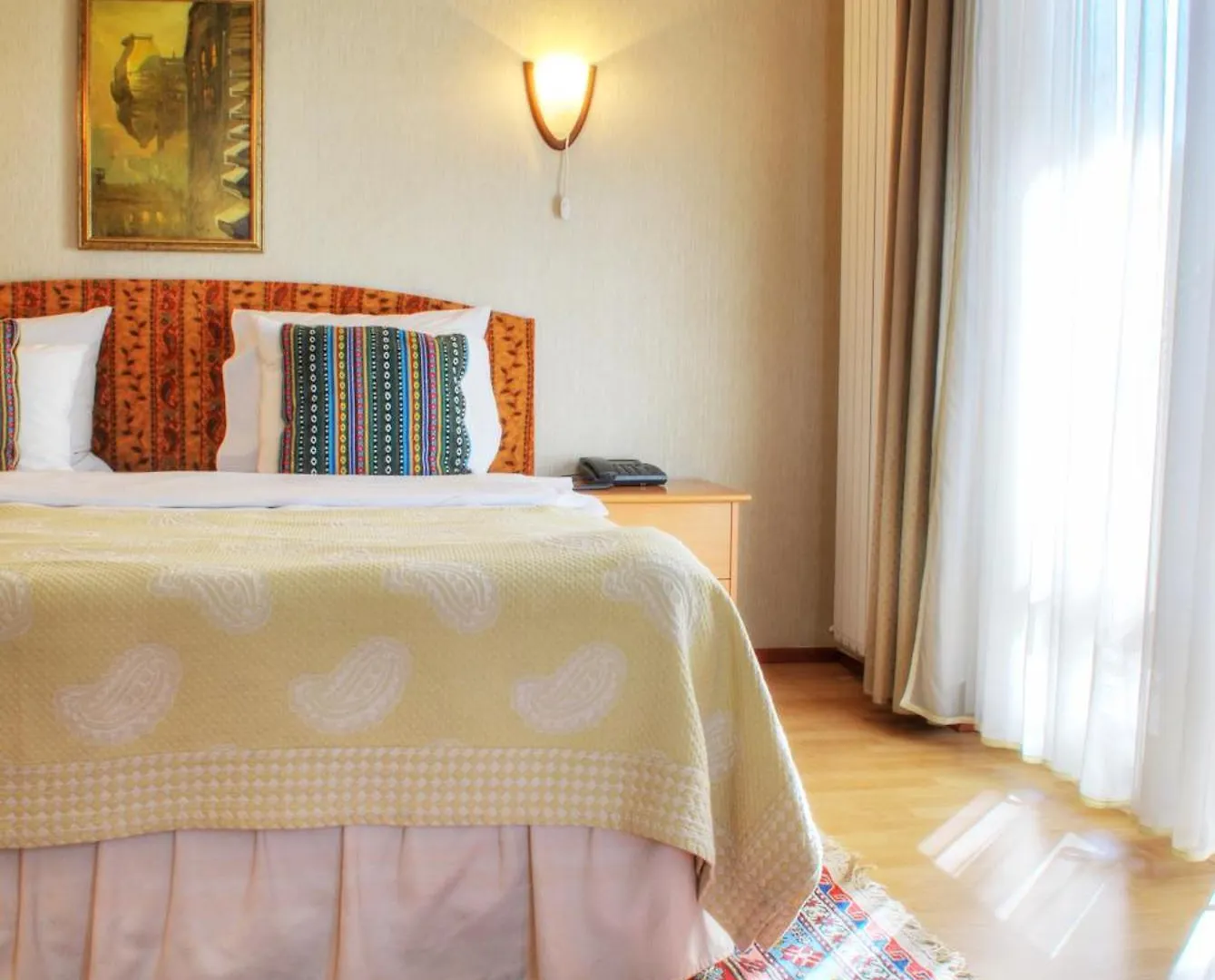 Urban Lodge Hotel Rooms And Suits Tbilisi