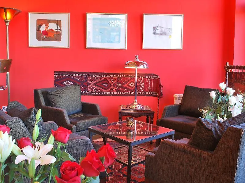 Urban Lodge Hotel Rooms And Suits Tbilisi 4*,