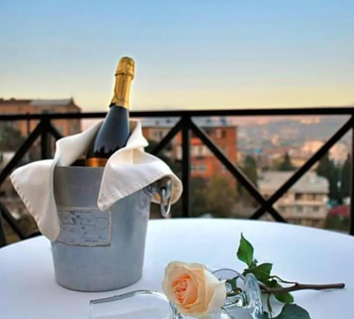 Urban Lodge Hotel Rooms And Suits Tbilisi