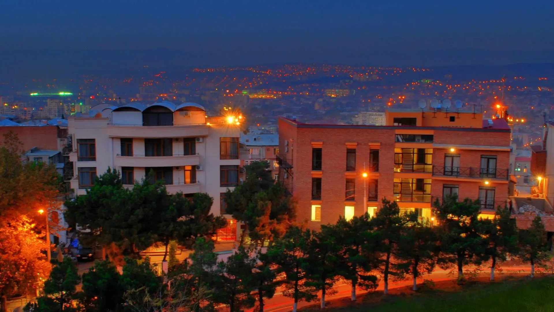 Urban Lodge Hotel Rooms And Suits Tbilisi